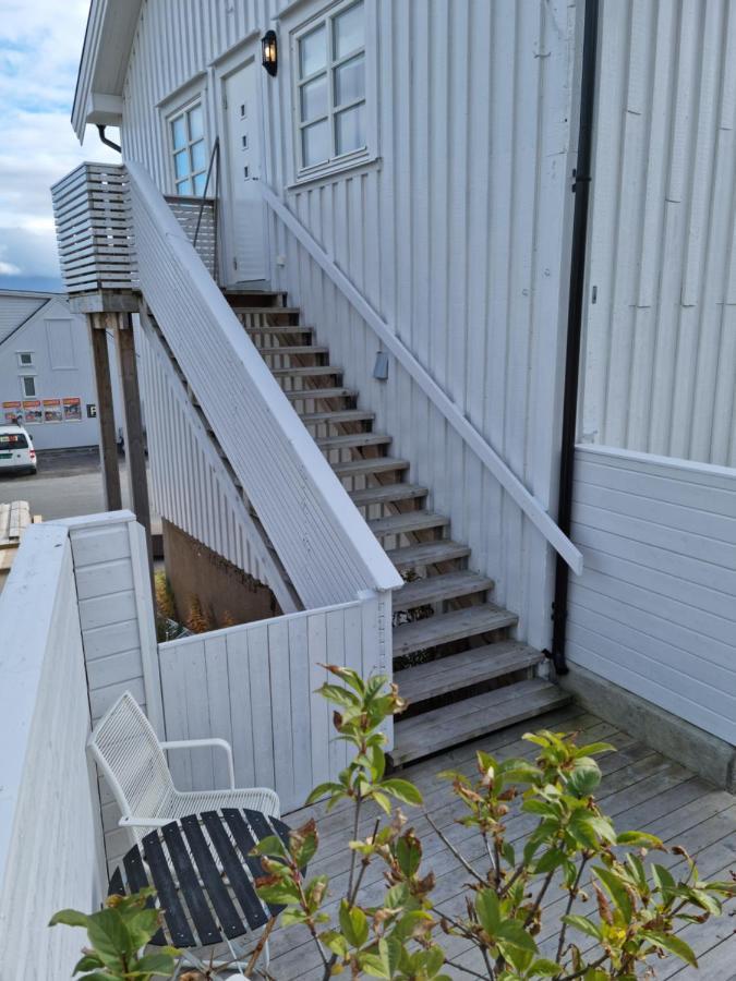 SkjervoyKoselig Leilighet Midt I Sentrumアパートメント エクステリア 写真